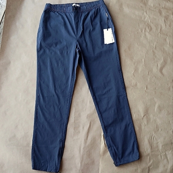 NWT Onia Pull On Tech Pant Zip Ankle Deep Navy sz Medium - Picture 1 of 5